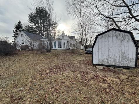 86 Pride Road Auburn ME 04210