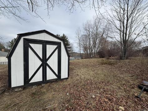 86 Pride Road Auburn ME 04210