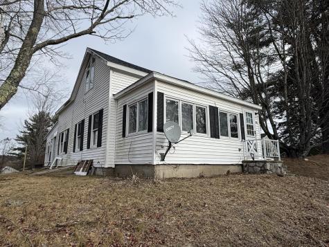 86 Pride Road Auburn ME 04210