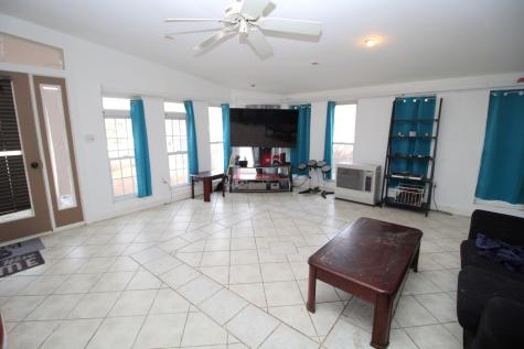 86 Pride Road Auburn ME 04210