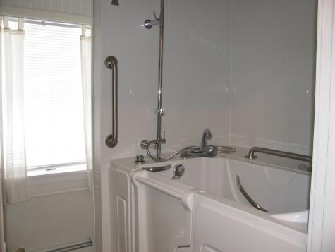 64 Grandview Avenue Auburn ME 04210