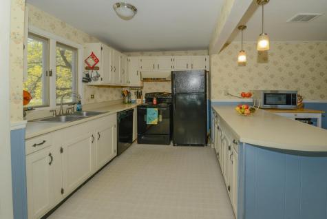 161 Roosevelt Trail Naples ME 04055