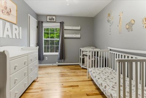13 Bowdoin Drive Lewiston ME 04240