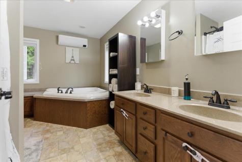 13 Bowdoin Drive Lewiston ME 04240