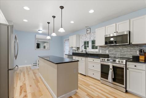 13 Bowdoin Drive Lewiston ME 04240