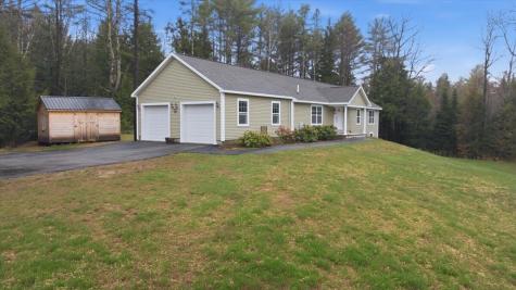 13 Bowdoin Drive Lewiston ME 04240