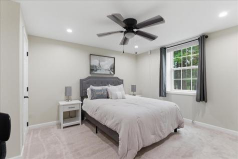 13 Bowdoin Drive Lewiston ME 04240
