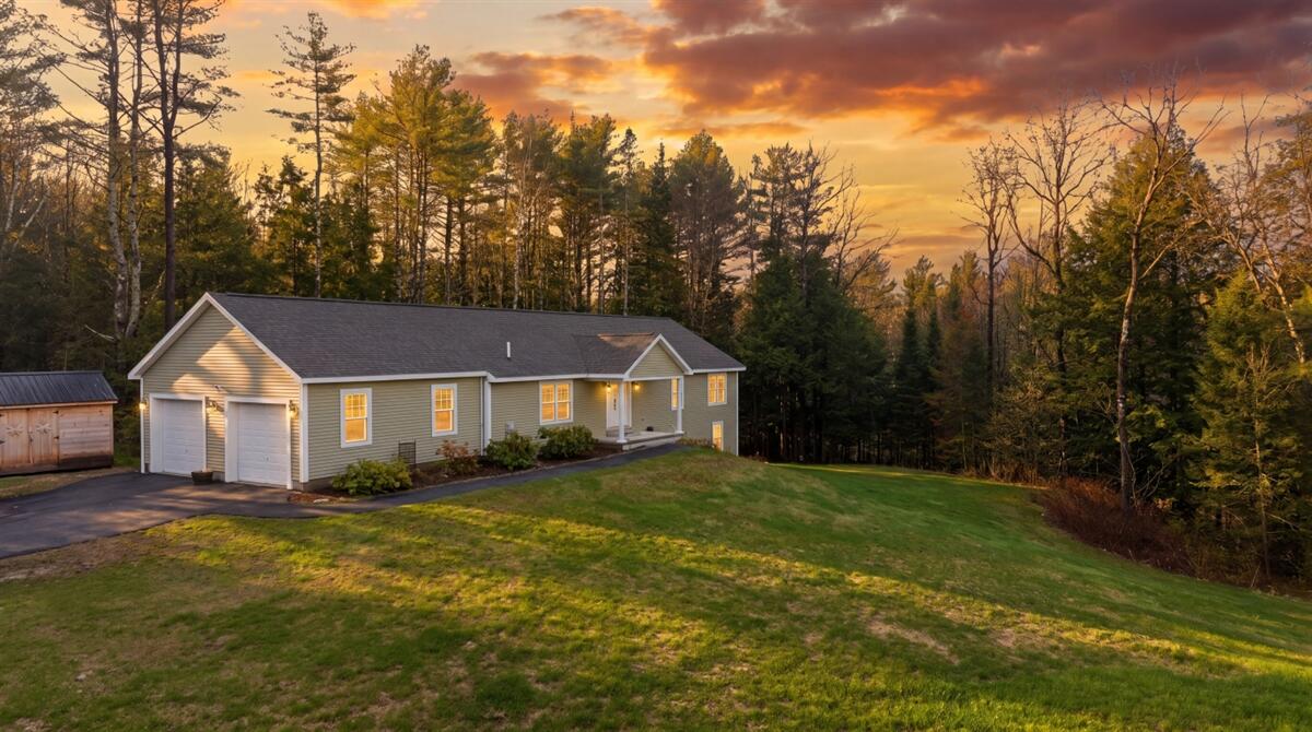 13 Bowdoin Drive Lewiston ME 04240
