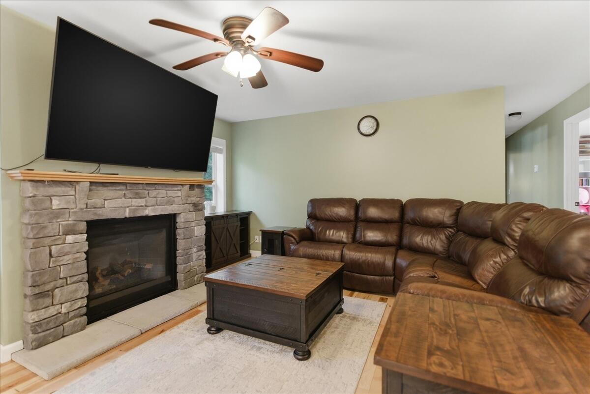 13 Bowdoin Drive Lewiston ME 04240