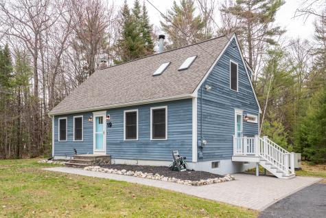 19 Woodridge Drive Standish ME 04085