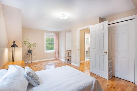 19 Woodridge Drive Standish ME 04085