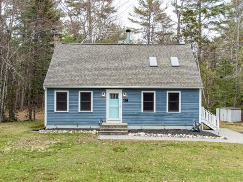 19 Woodridge Drive Standish ME 04085