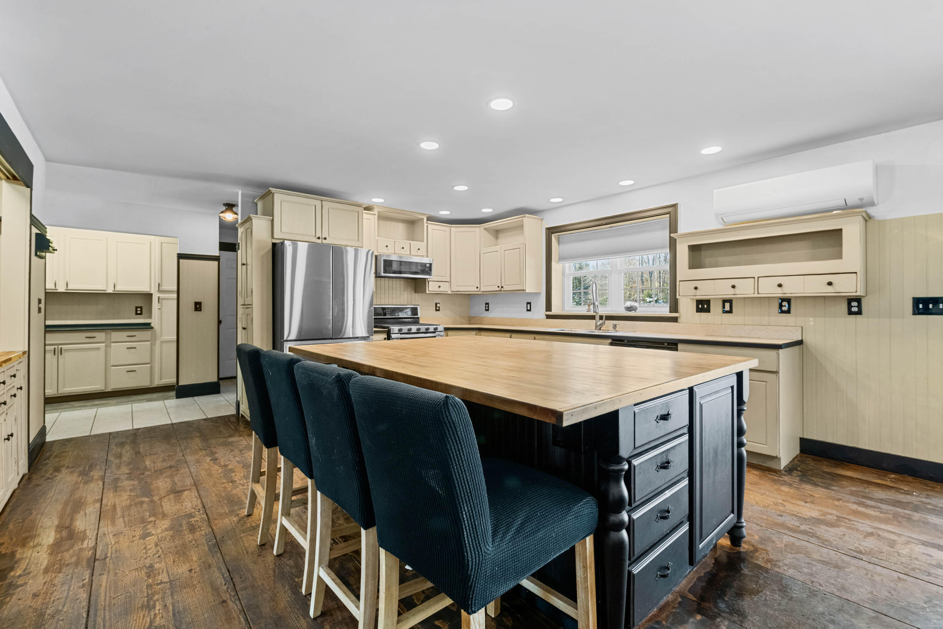 586 Richville Road Standish ME 04084