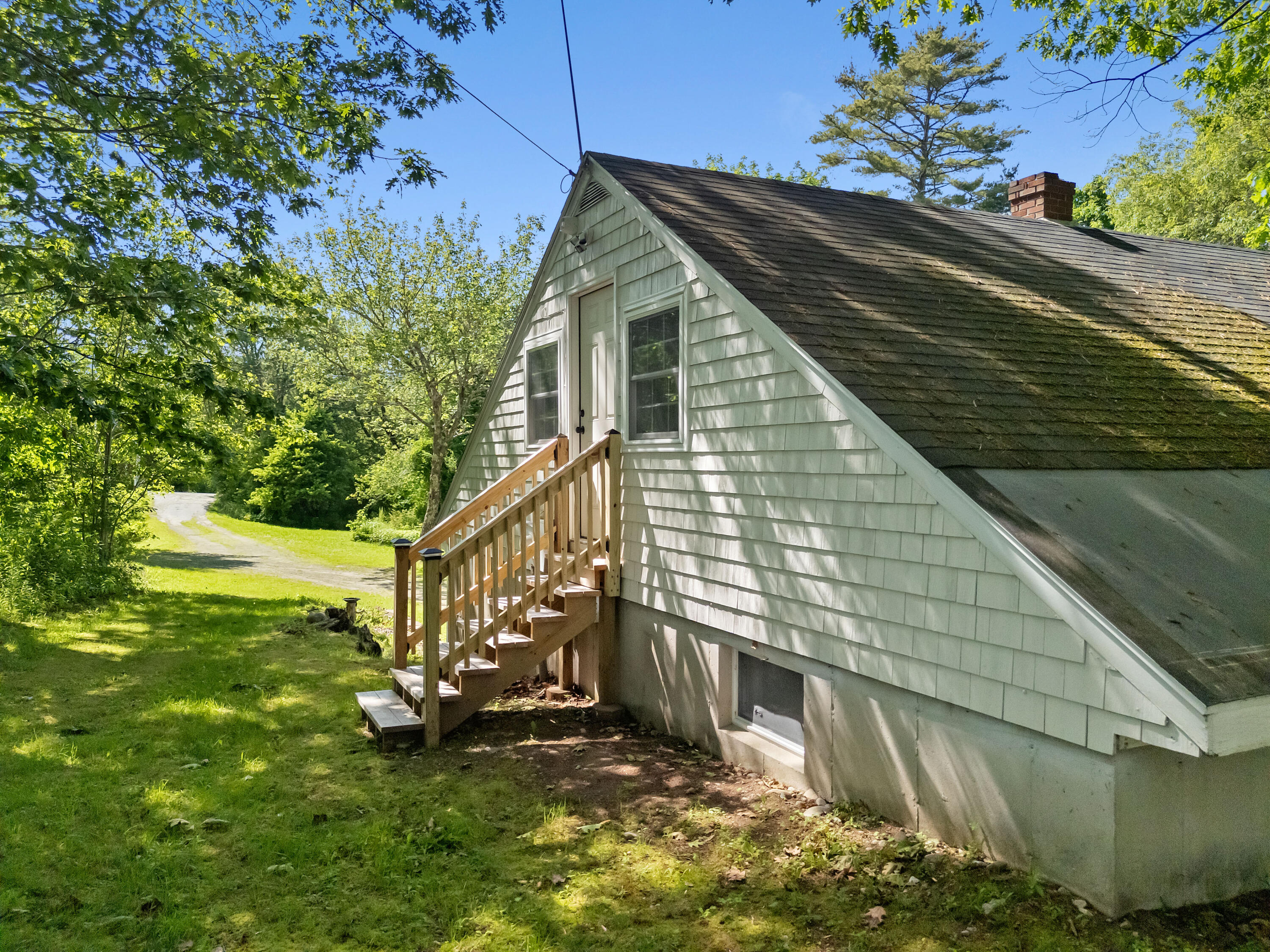 12 Burns Drive Friendship ME 04547