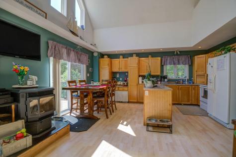 14 Dragonfly Lane Oxford ME 04270