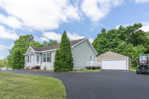 152 Turkey Lane Auburn ME 04210