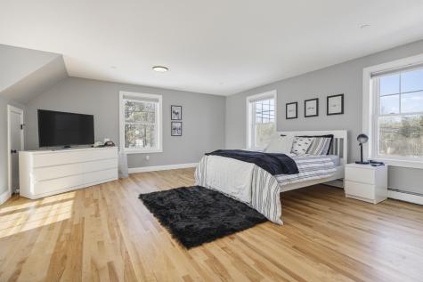 81 Queen Street Gorham ME 04038