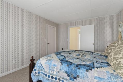 24 Summit Street Auburn ME 04210