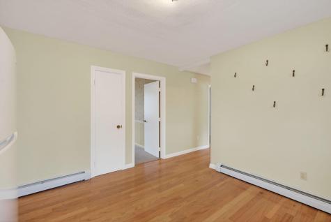 24 Summit Street Auburn ME 04210