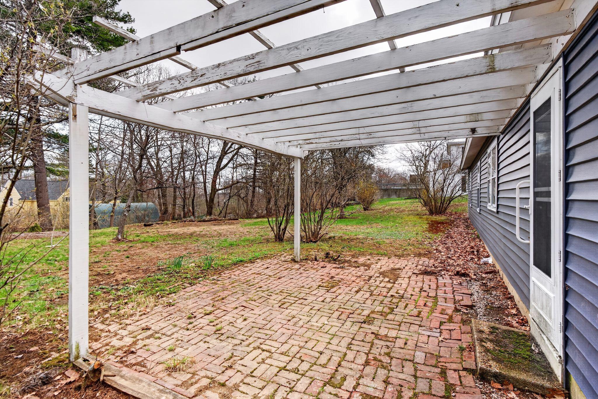 24 Summit Street Auburn ME 04210