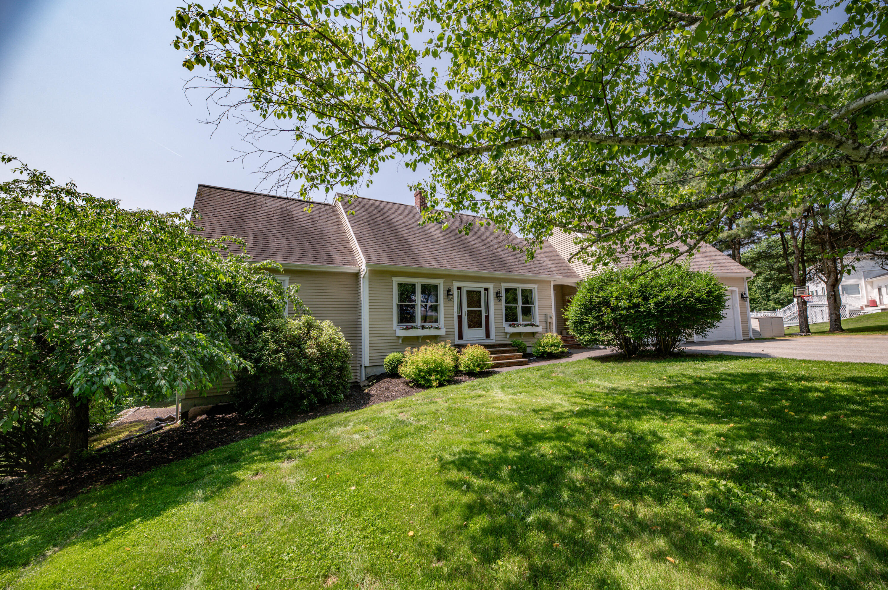 3 Pondview Drive Lewiston ME 04240