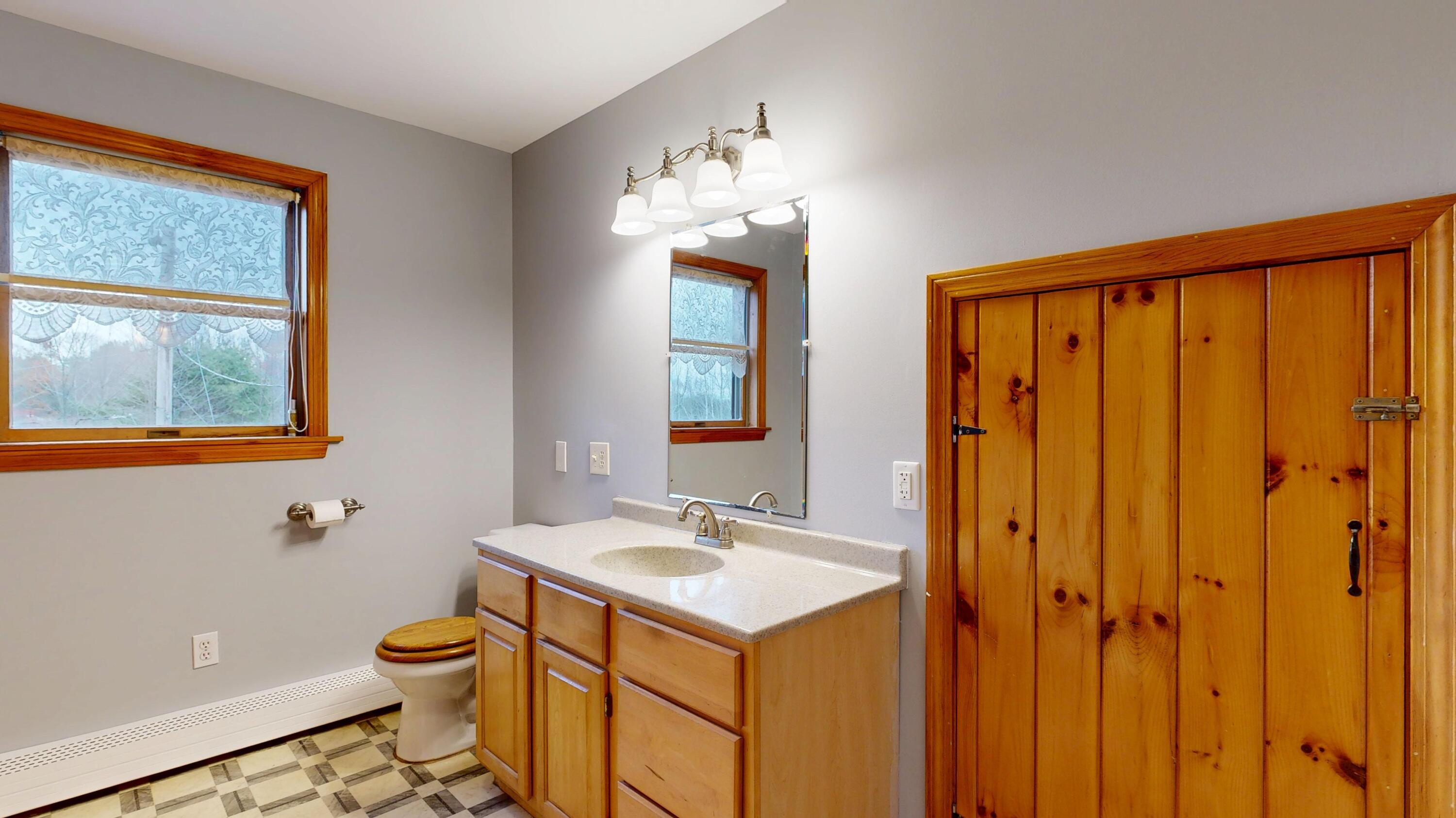 466 Middle Road Sabattus ME 04280