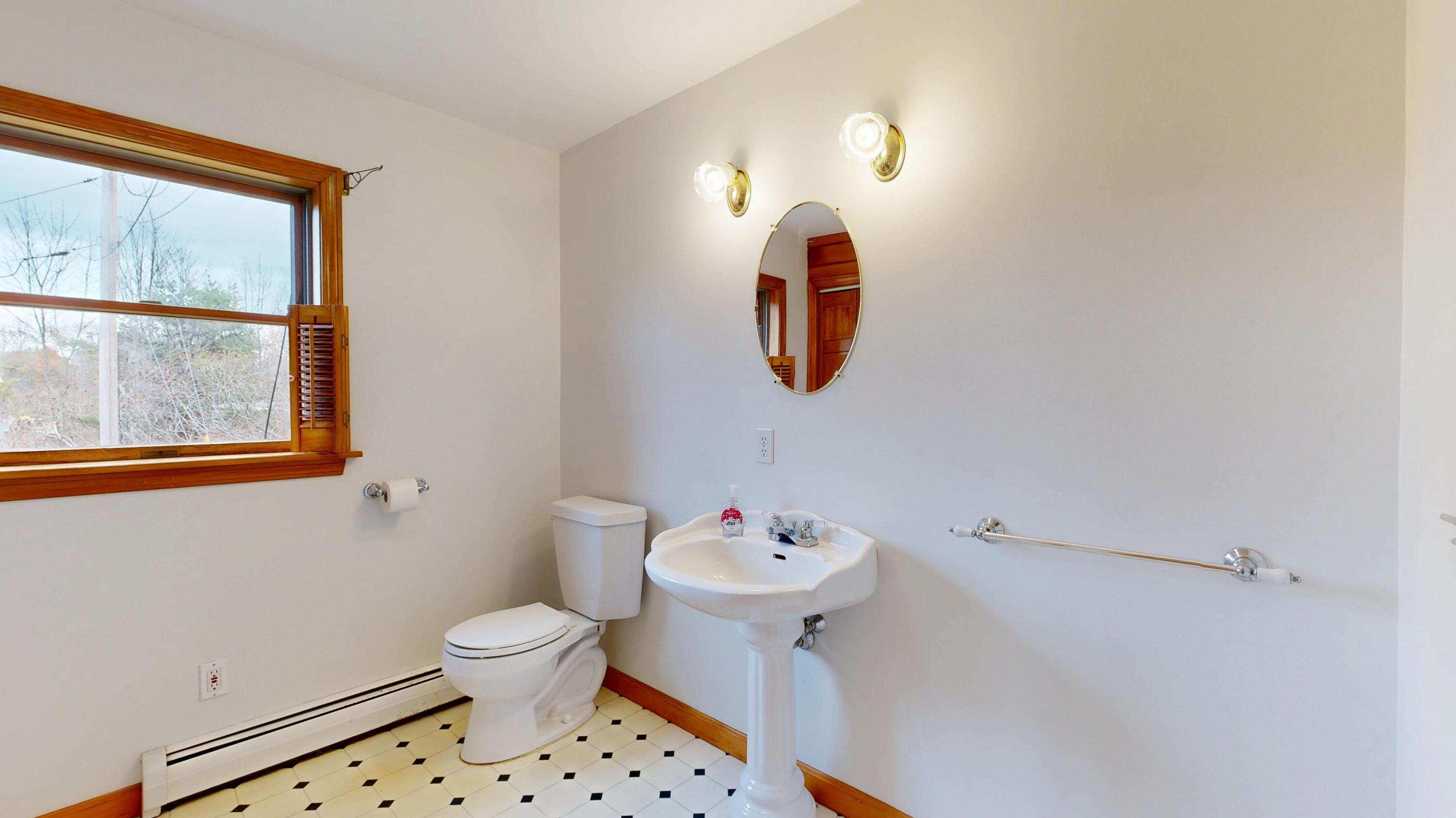 466 Middle Road Sabattus ME 04280