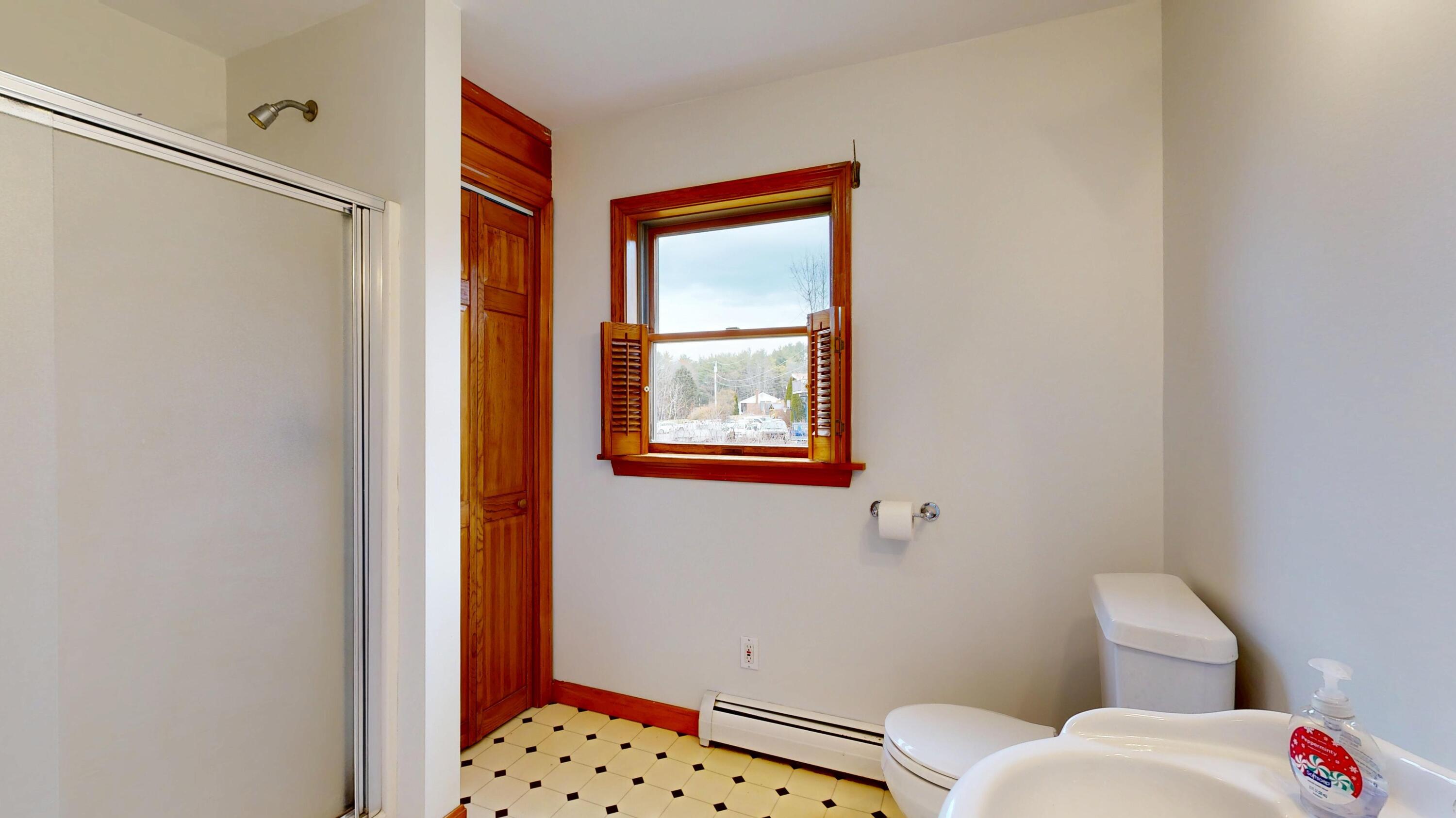 466 Middle Road Sabattus ME 04280