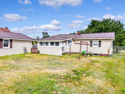 31 Spruce Street Madison ME 04950