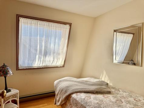 919 Island Avenue Long Island ME 04050