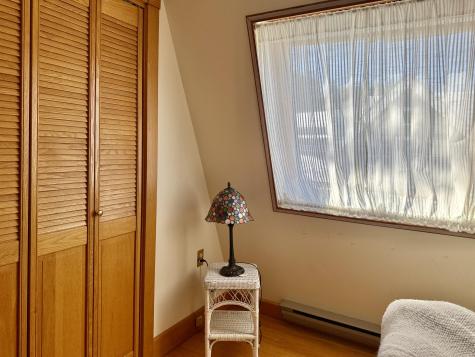 919 Island Avenue Long Island ME 04050