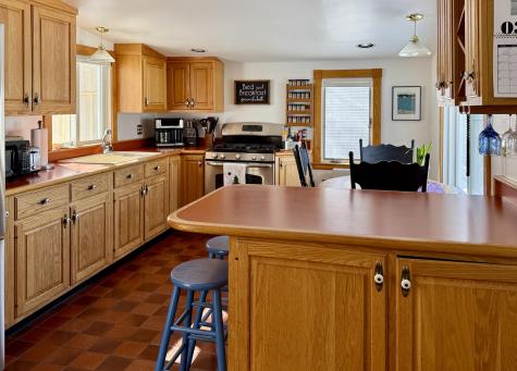 919 Island Avenue Long Island ME 04050