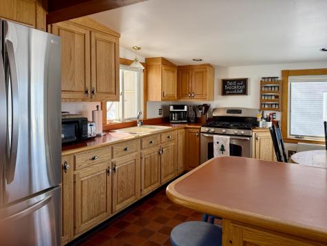 919 Island Avenue Long Island ME 04050