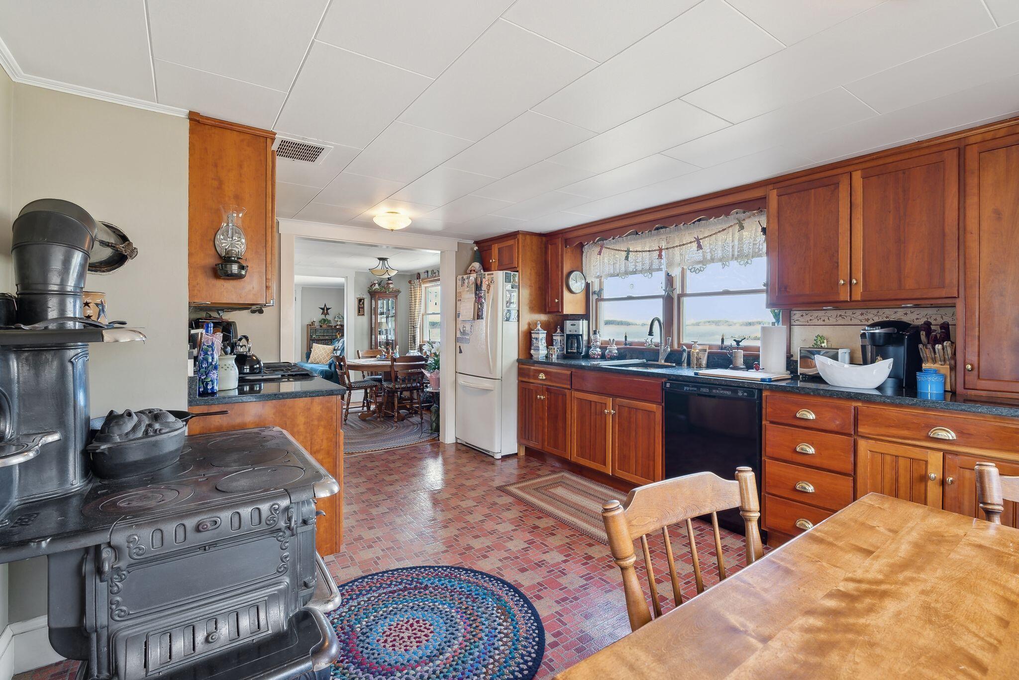 8 Powderhouse Cove Road South Thomaston ME 04858