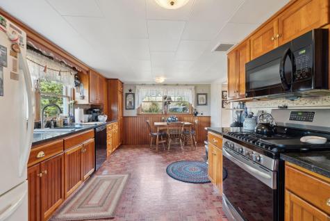 8 Powderhouse Cove Road South Thomaston ME 04858