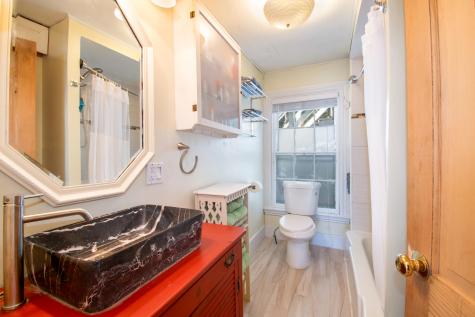 53 Commercial Street Boothbay Harbor ME 04538