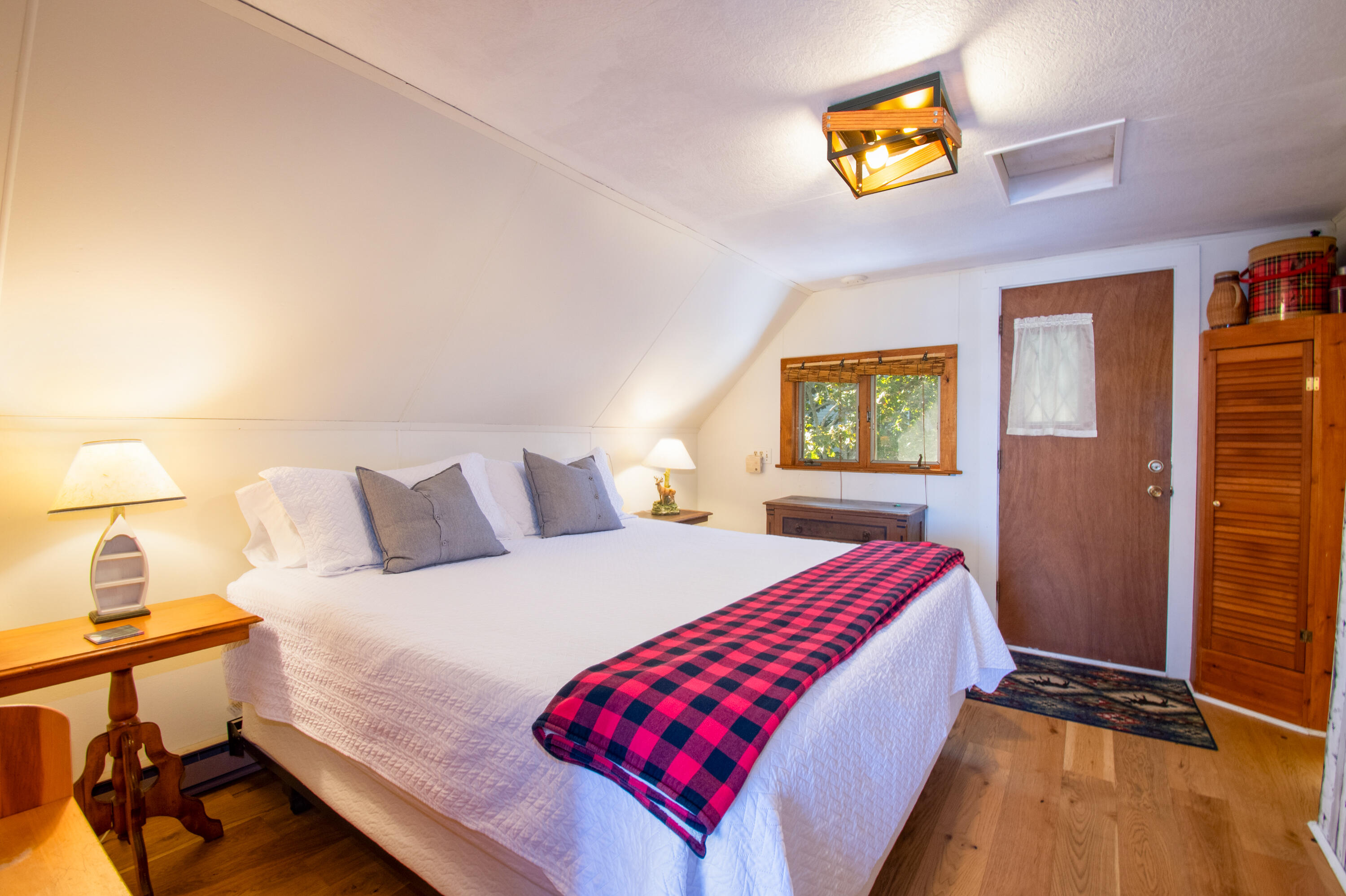 53 Commercial Street Boothbay Harbor ME 04538