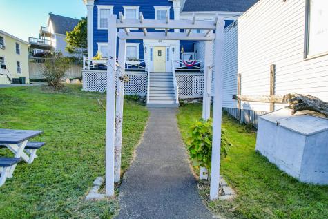 53 Commercial Street Boothbay Harbor ME 04538