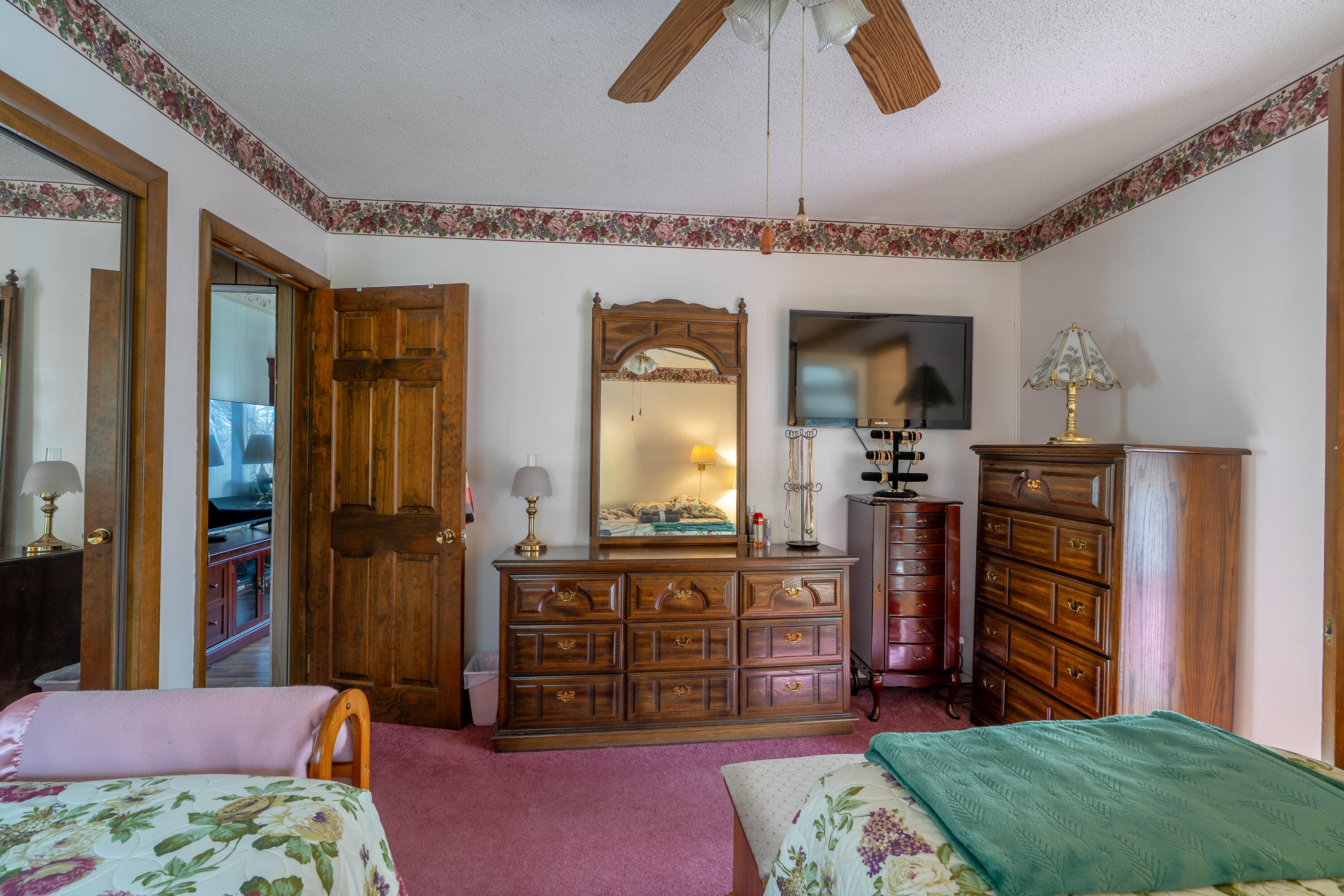 1522 Pushaw Road Glenburn ME 04401