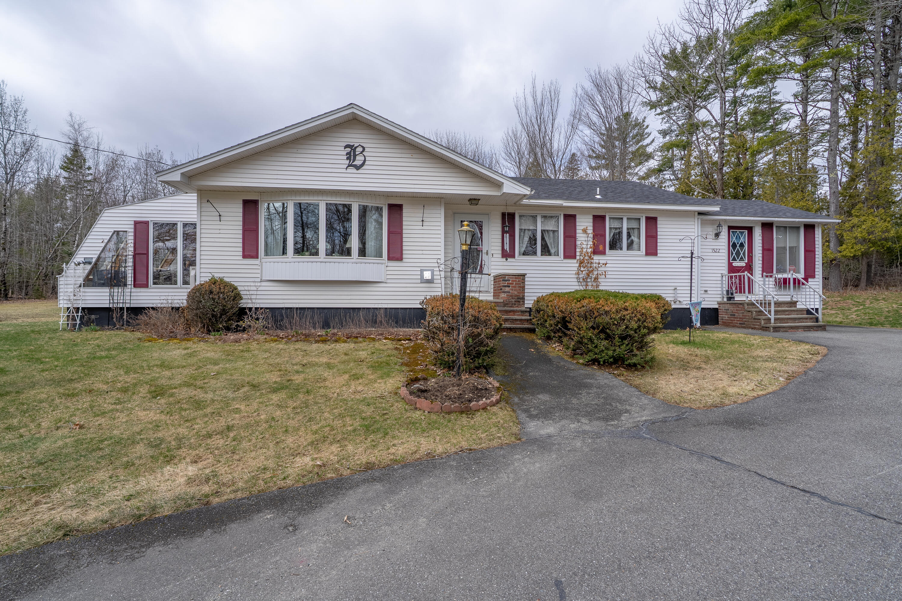 1522 Pushaw Road Glenburn ME 04401