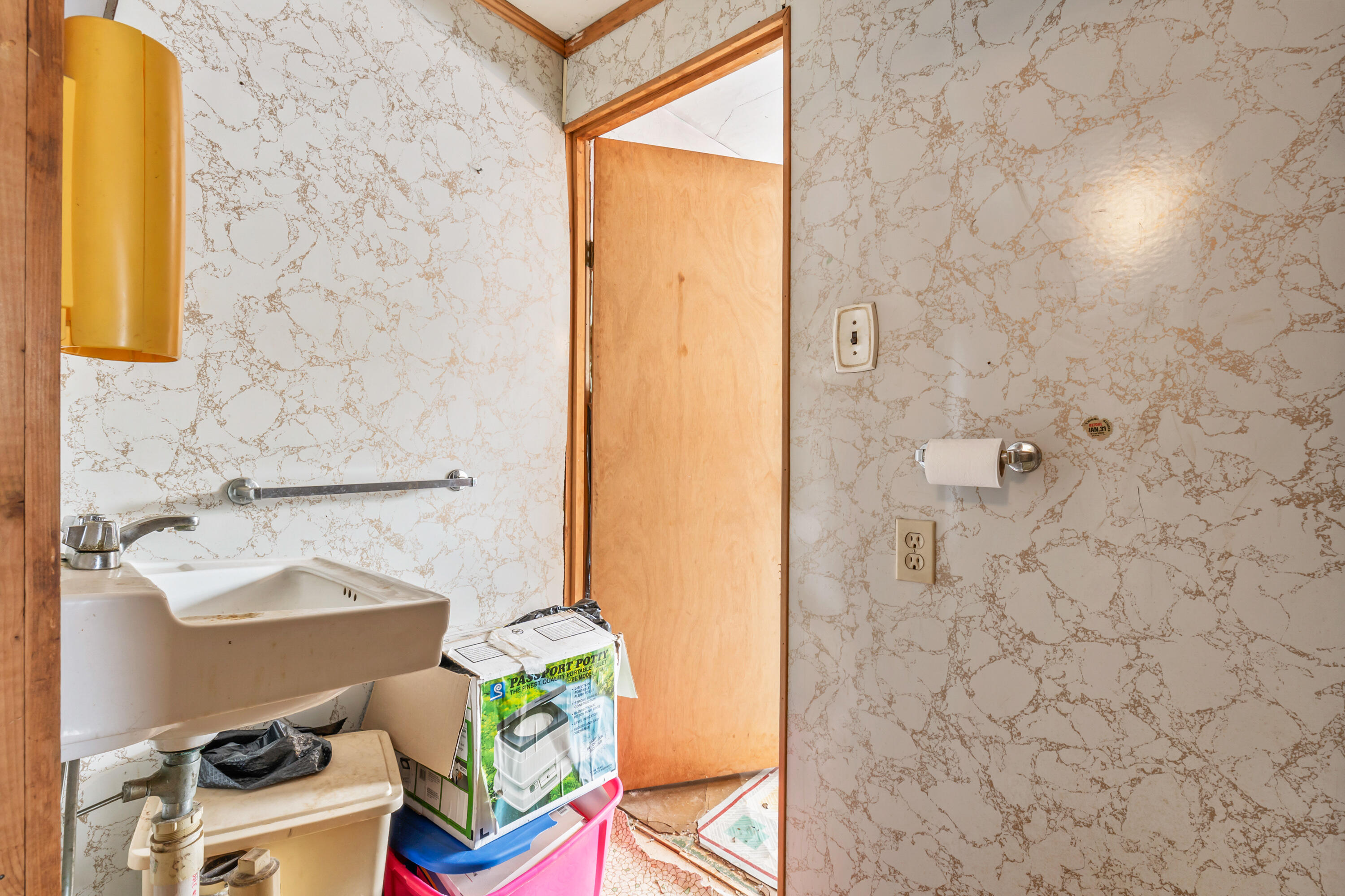 79 Harrison Avenue Gardiner ME 04345