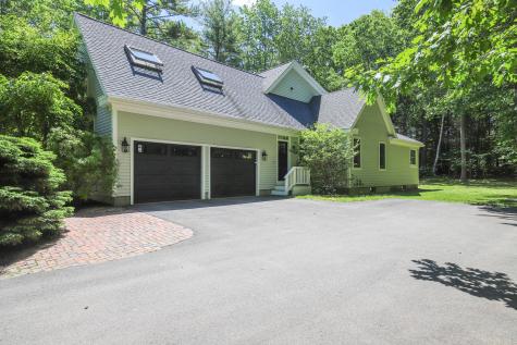 17 Village Brook Road Yarmouth ME 04096