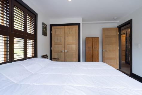 22 Oceanside Avenue W York ME 03909