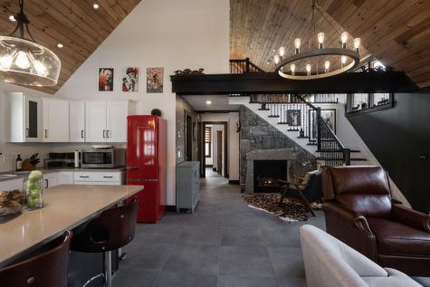 22 Oceanside Avenue W York ME 03909