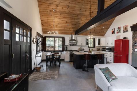 22 Oceanside Avenue W York ME 03909