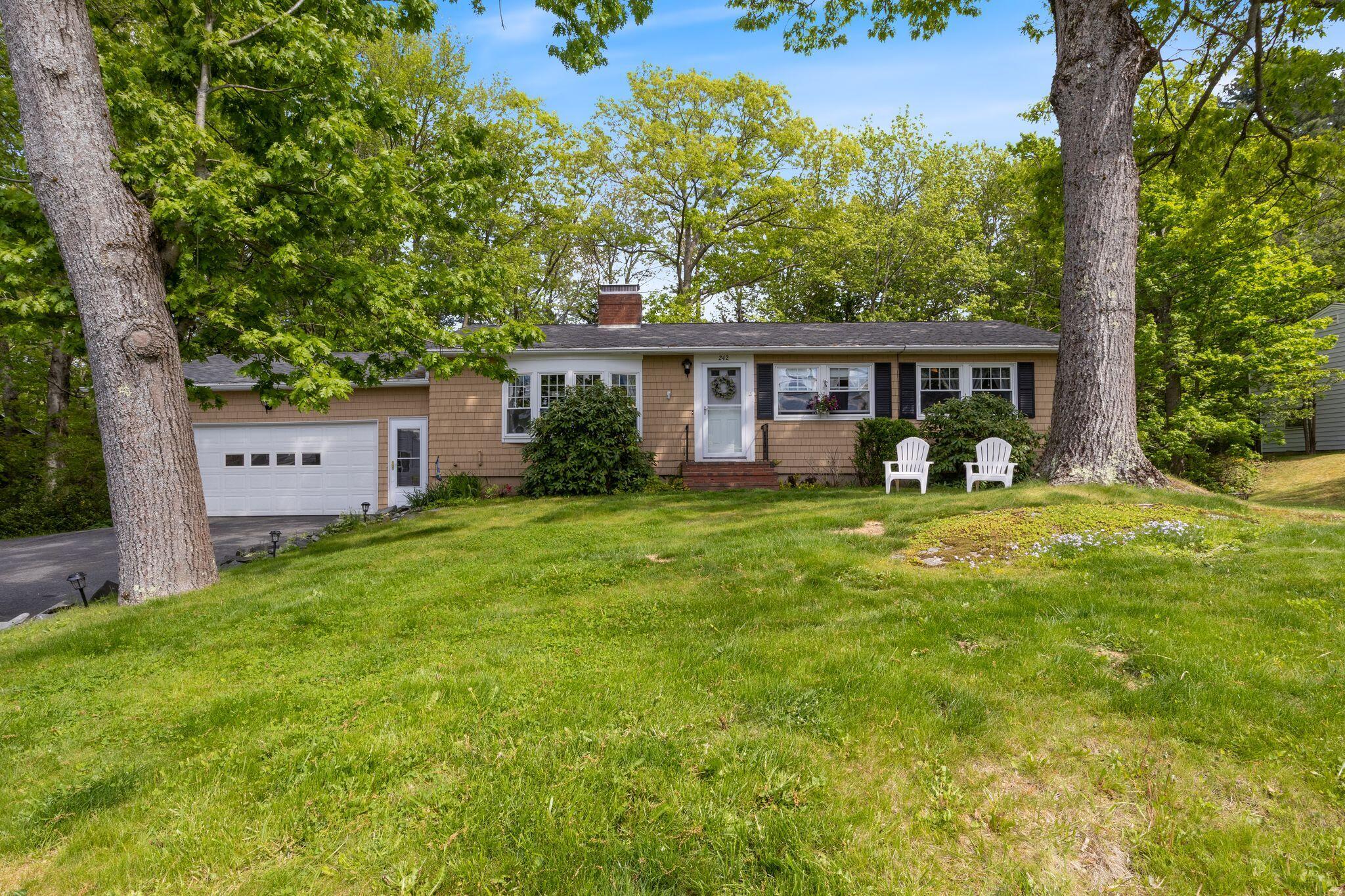 242 Spurwink Avenue Cape Elizabeth ME 04107