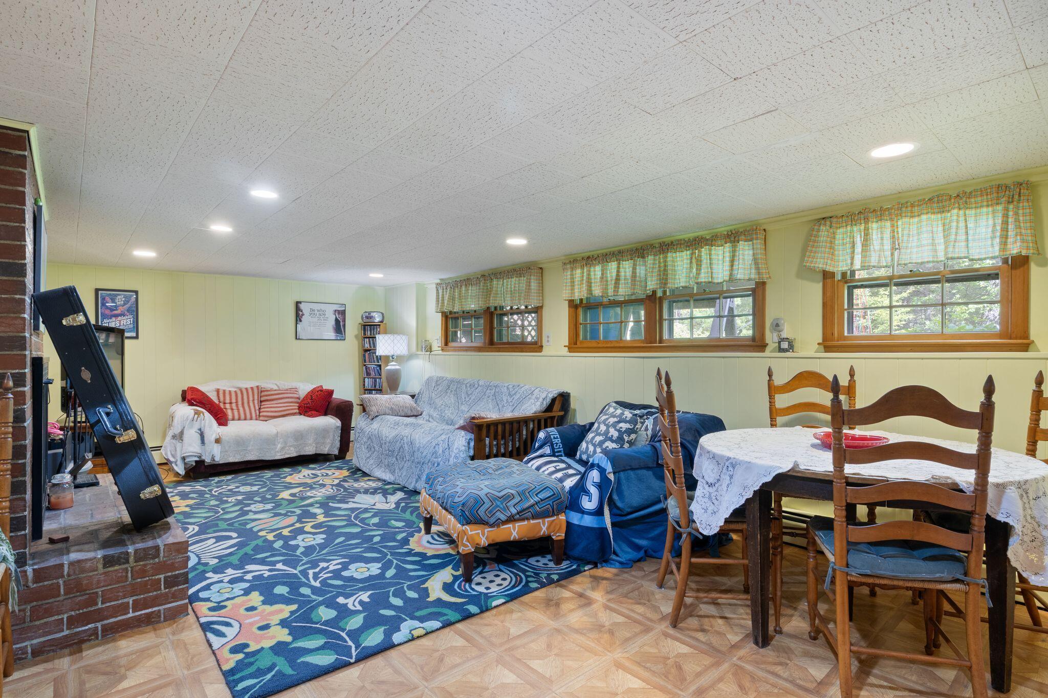 242 Spurwink Avenue Cape Elizabeth ME 04107