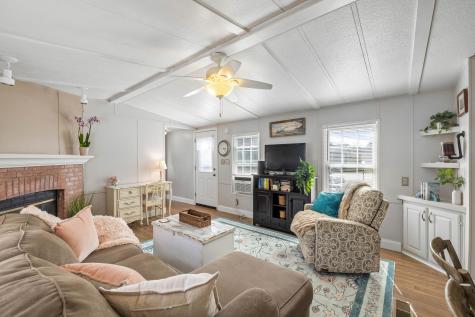 31 Sunrise Hill Berwick ME 03901