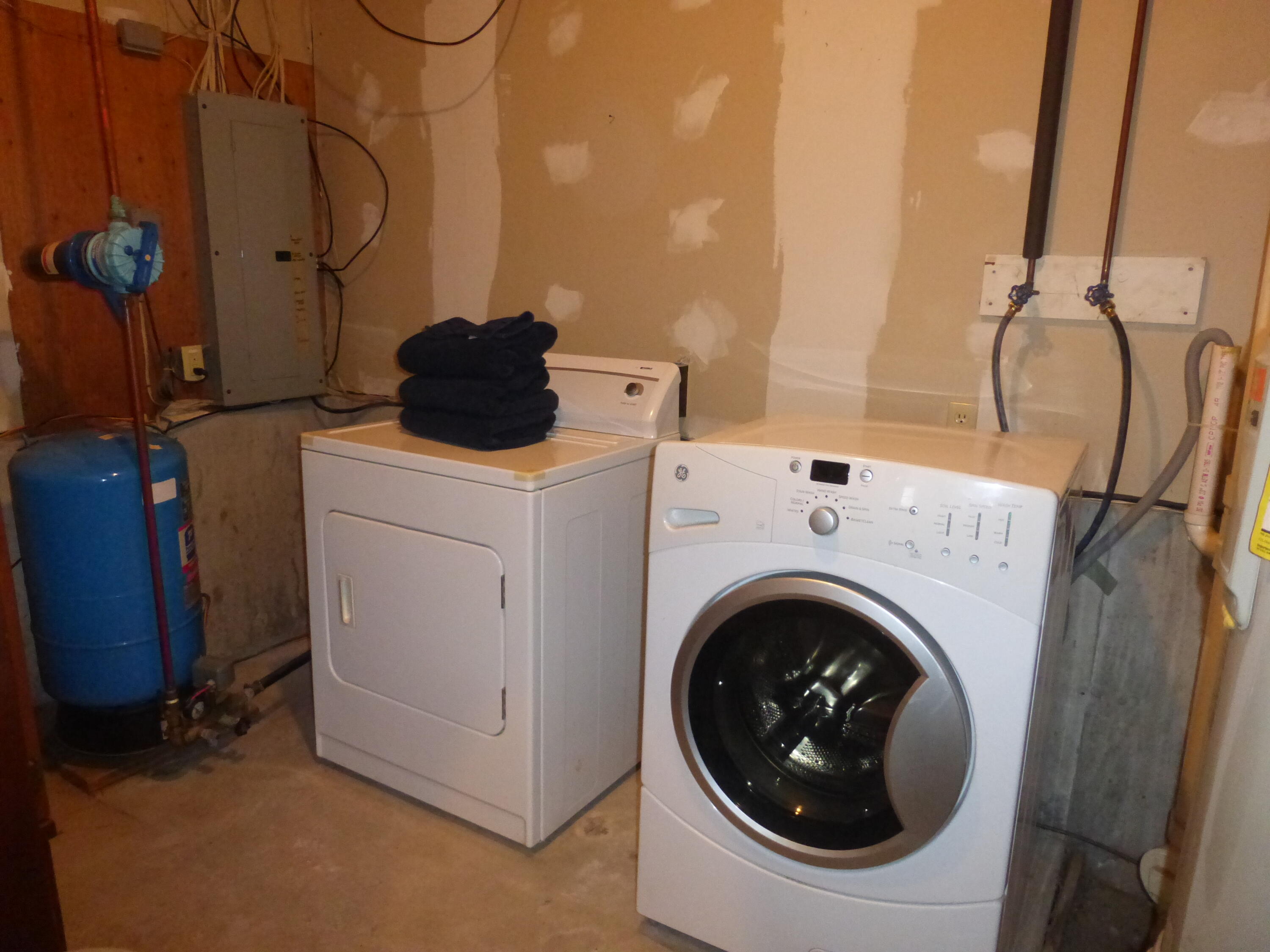 986 New County Road Dayton ME 04005