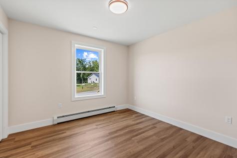 18 Hillside Drive Raymond ME 04071